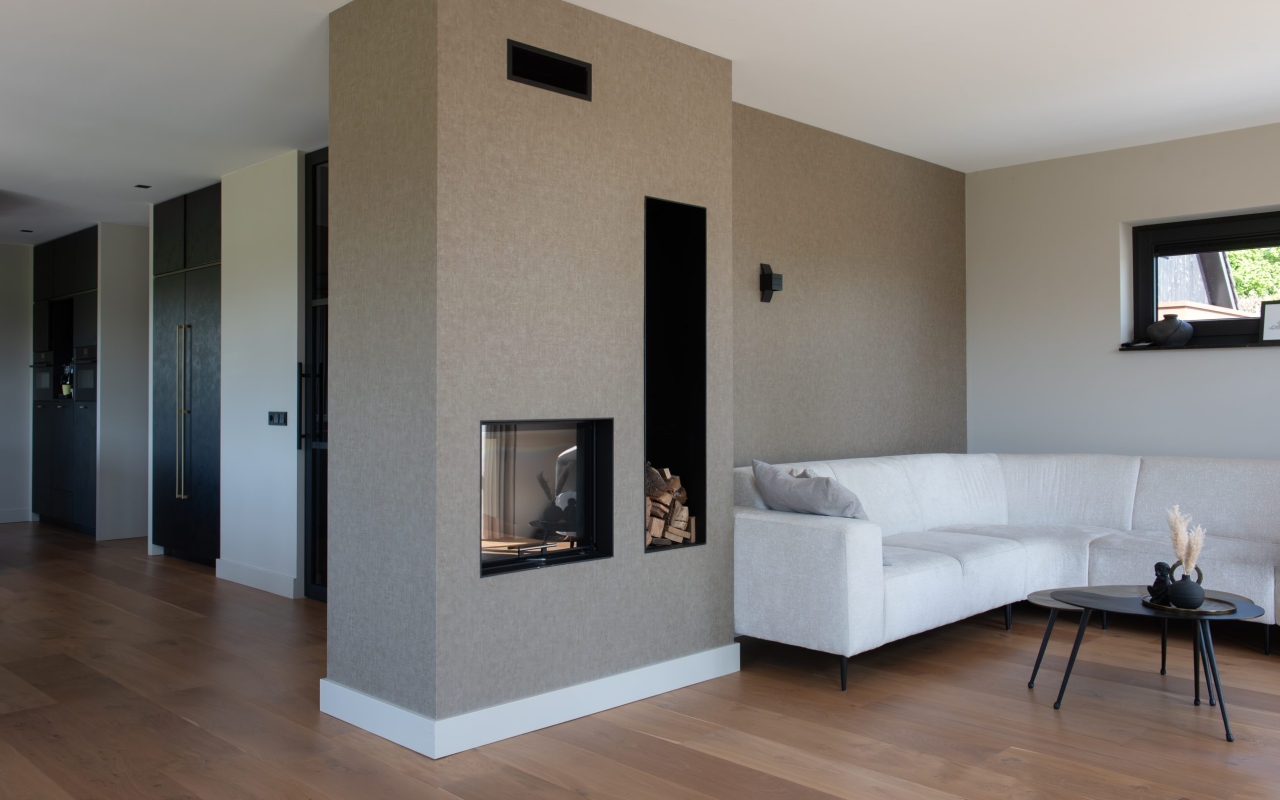 Doorkijkhaard vanuit de woonkamer gezien