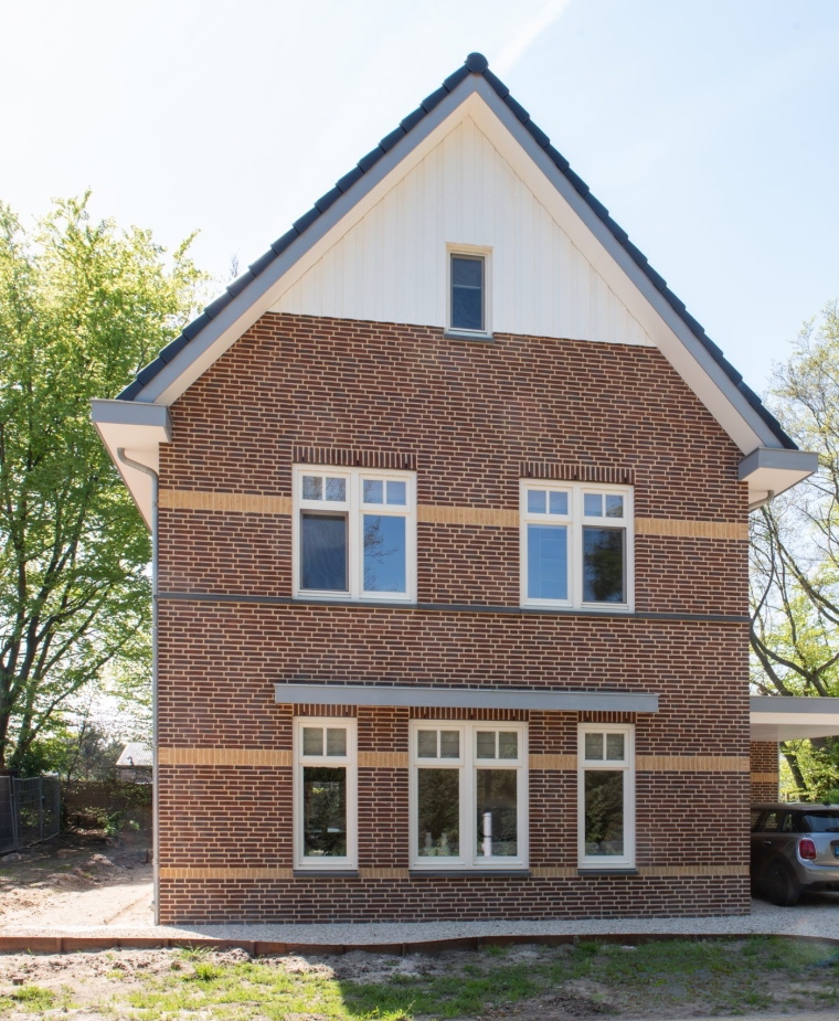 Voorgevel vrijstaand herenhuis aan de Hulakker in Lunteren